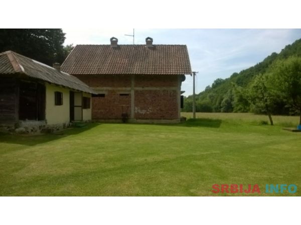 Prodajem novu kucu, komplet imanje-G. Milanovac