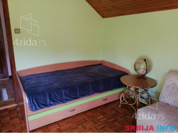 Porodicna kuca na Paragovu-Sremska Kamenica