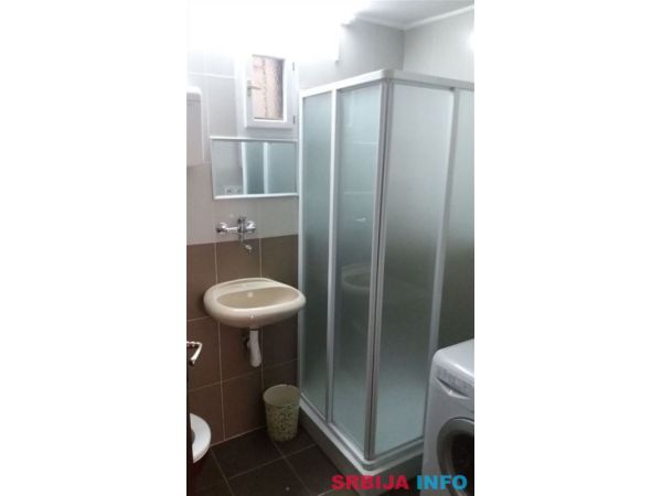 Prodajem kucu Dusanovac 33m2,vlasnik