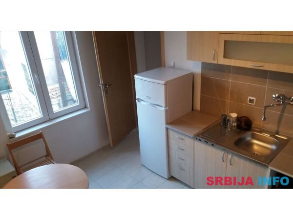 Prodajem kucu Dusanovac 33m2,vlasnik