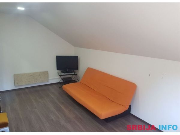 Prodajem kucu Dusanovac 33m2,vlasnik