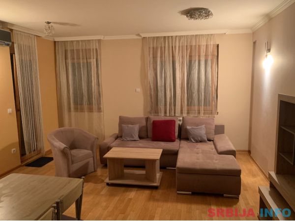 Izdajem potpuno namesten dvosoban stan 55 m2, Zvezdara, Zahumska 