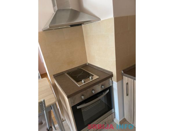 Izdajem potpuno namesten dvosoban stan 55 m2, Zvezdara, Zahumska 