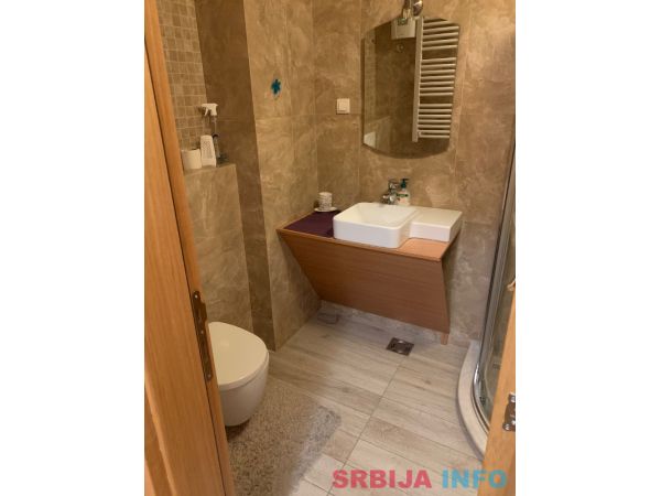 Izdajem potpuno namesten dvosoban stan 55 m2, Zvezdara, Zahumska 