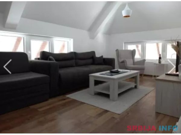 Prodajem apartman u centru Divcibara