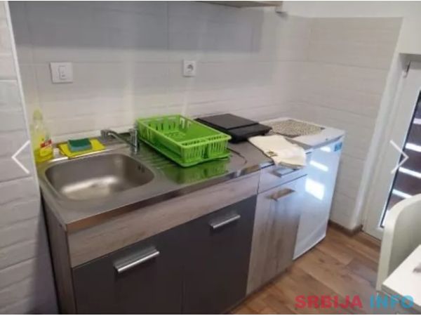 Prodajem apartman u centru Divcibara
