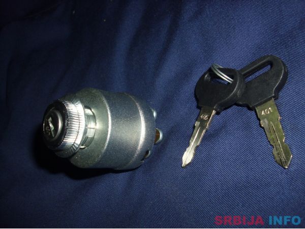 VOJNA BRAVA TAM PASE NA SVE TRAKTORE I GRADJ MASINE