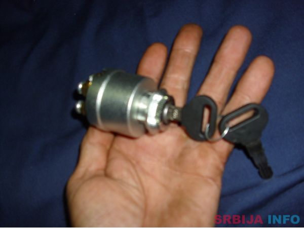 VOJNA BRAVA TAM PASE NA SVE TRAKTORE I GRADJ MASINE