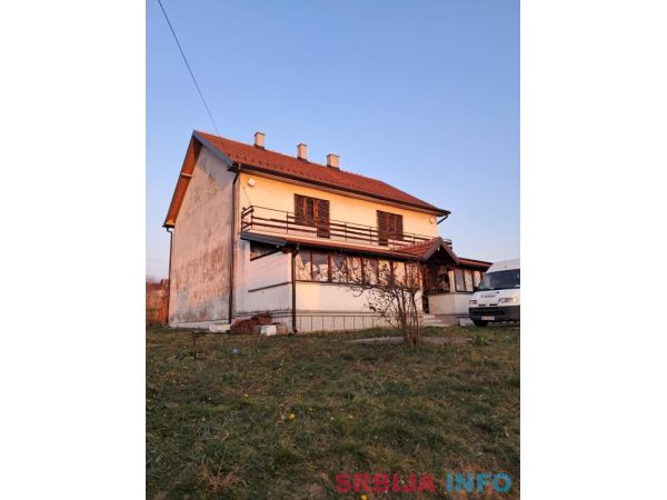 Prodajem kucu u Arandjelovcu