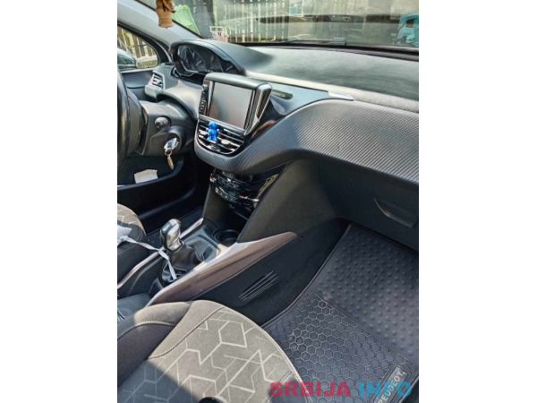 Pežo 2008.1.2turbo benzin 2017. god 