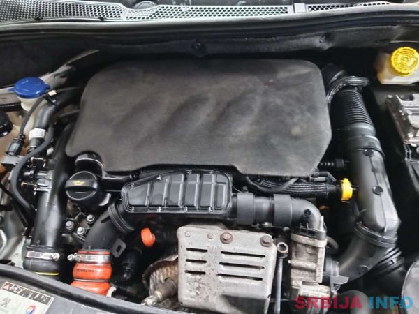 Pežo 2008.1.2turbo benzin 2017. god 