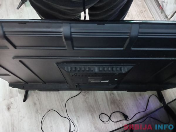 VOX 55wos315b neispravan