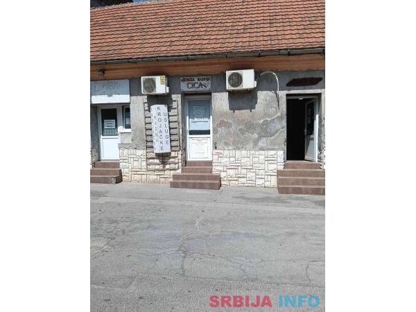 Prodajem tri lokala u centru Zrenjanina povoljno