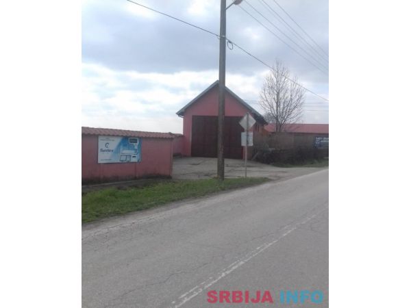 Prodajem stambeno-poslovni prostor u Despotovu