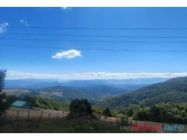 Prodaja parcela na Goliji (gradjevinsko zemljiste sa dozvoljenom gradnjom)