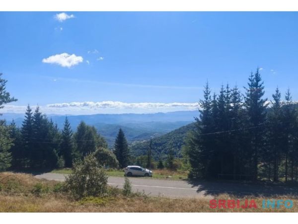 Prodaja parcela na Goliji (gradjevinsko zemljiste sa dozvoljenom gradnjom)