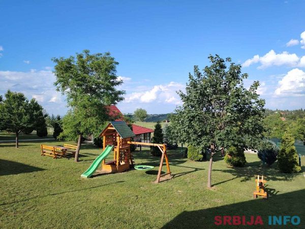 Turisticki kompleks na Fruskoj Gori