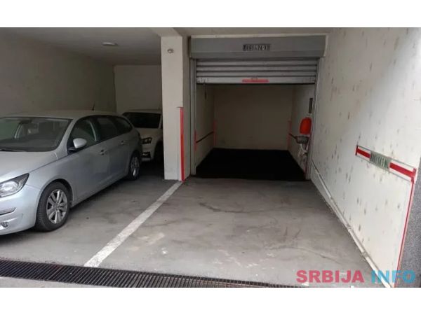 Prodajem garazu u Zemunu