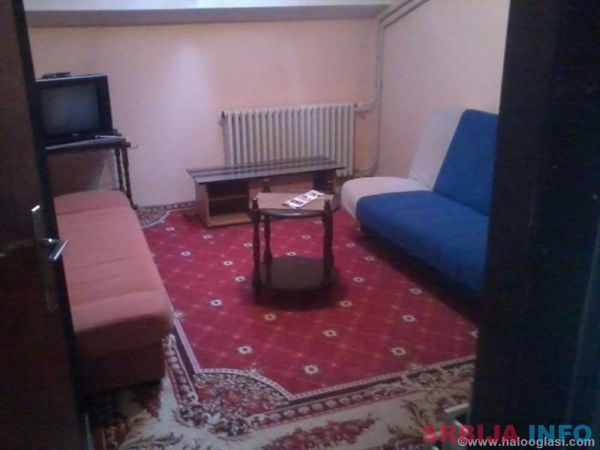 Izdajem stan u kragujevcu za 1-2 student