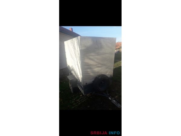 Auto prikolica 