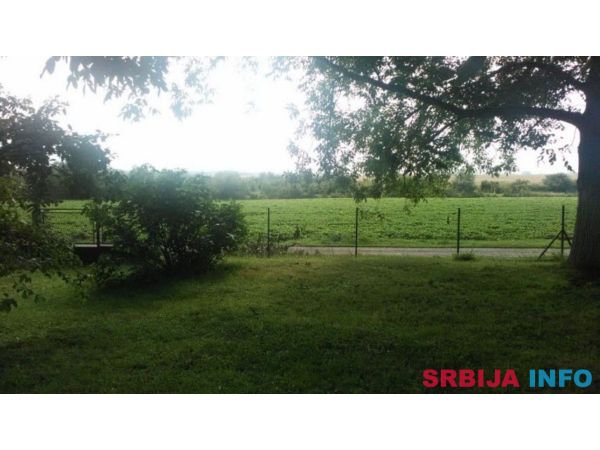 Zvecka, Obrenovac-kuca sa okucnicom