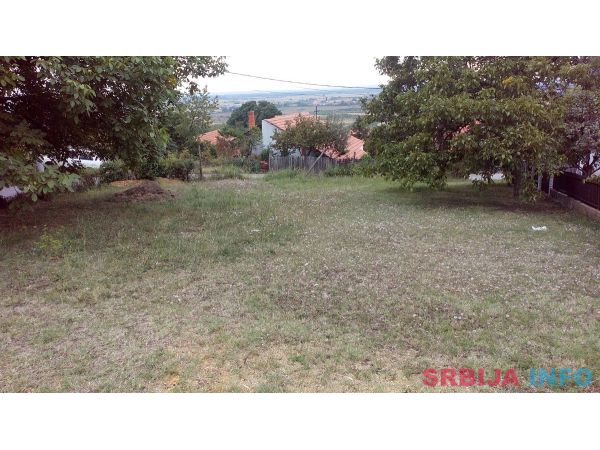 Prodajem 7 ara placa u Požarevcu