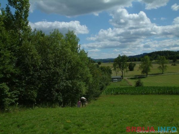 Prodajem prelep plac na Zlatiboru, selo Rozanstvo