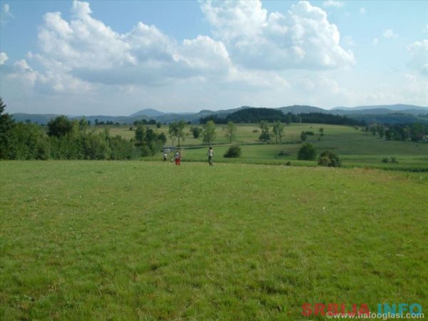 Prodajem prelep plac na Zlatiboru, selo Rozanstvo