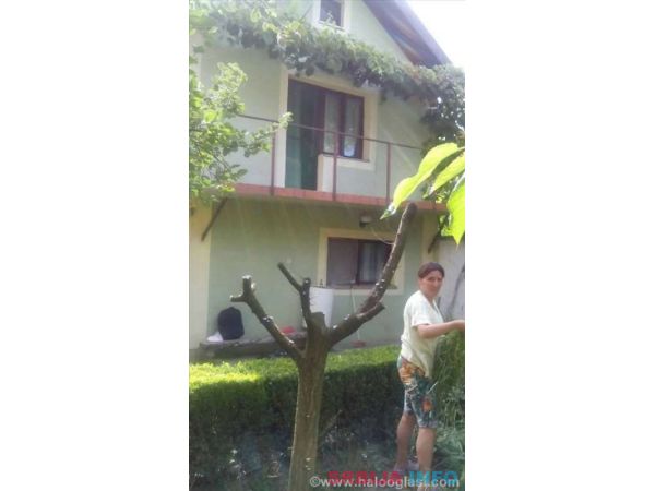 Kuca na sprat 235m2,sa garazom