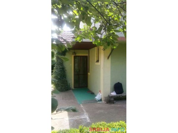 Kuca na sprat 235m2,sa garazom