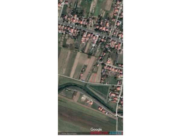 Plac u Becmenu 8 ari