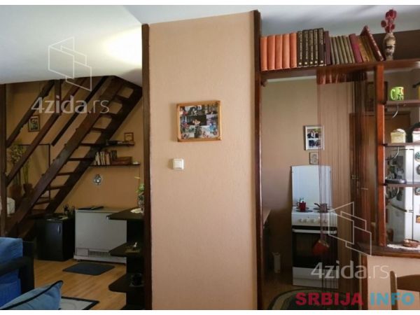Stambeno-poslovna kuca u Sremcici