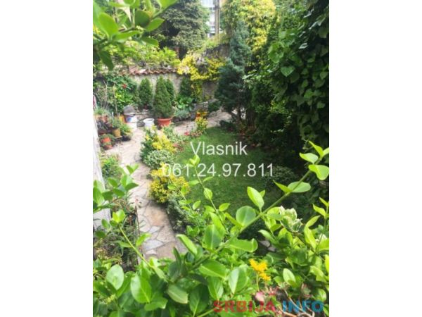 Vlasnik prodaje kucu od 400m2 i 4 ara placa-Vracar