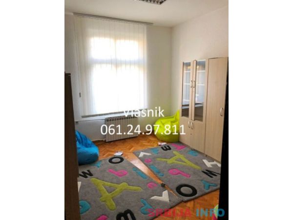 Vlasnik prodaje kucu od 400m2 i 4 ara placa-Vracar