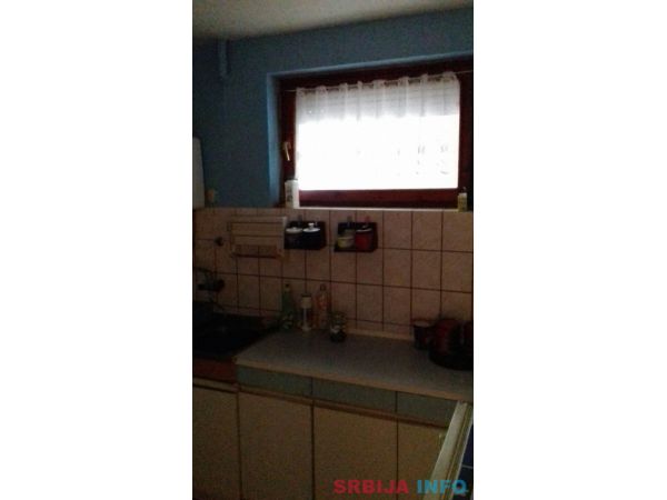 Prodajem stan od 110m2 u Beocinu