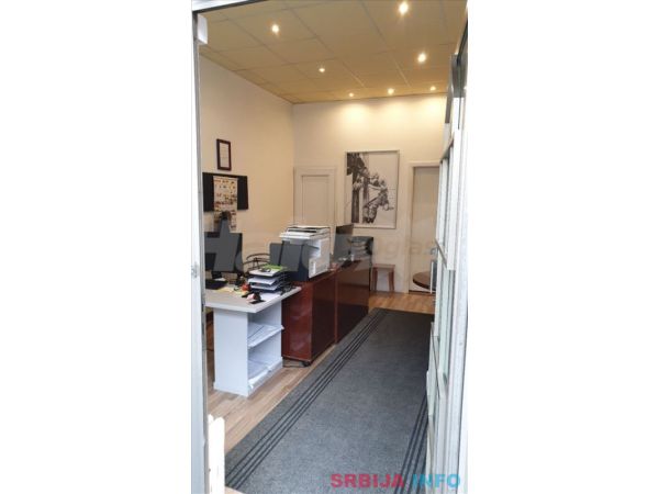 Lokal 46m2,Banovo Brdo, TC STANKOM