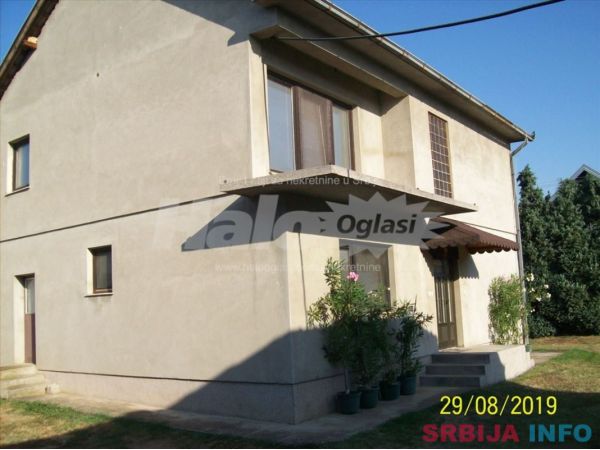Na prodaju kuca sa pomocnom i poslovnom zgradom