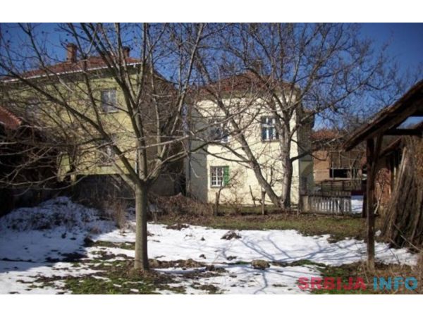 KUCA na prodaju U CENTRU sela DEBELICA (Knjazevac)