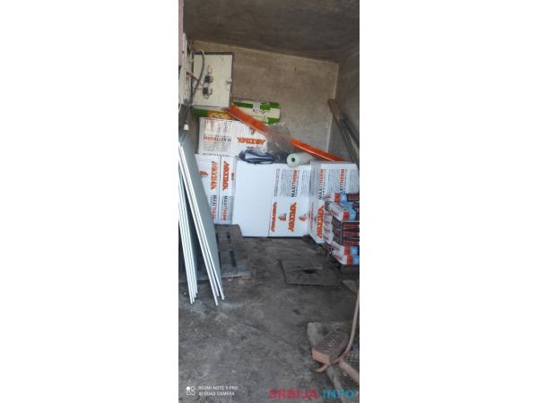 Na prodaju vikendica u Mandjelosu-Sremska Mitrovica