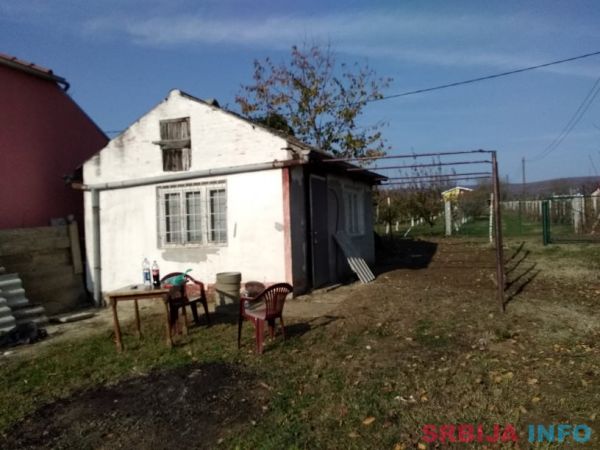 Na prodaju vikendica u Mandjelosu-Sremska Mitrovica