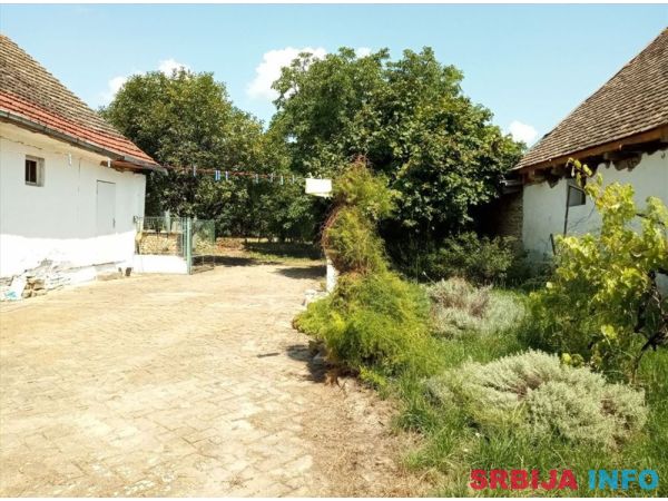 Prodaje se kuca u Ratkovu-Odzaci