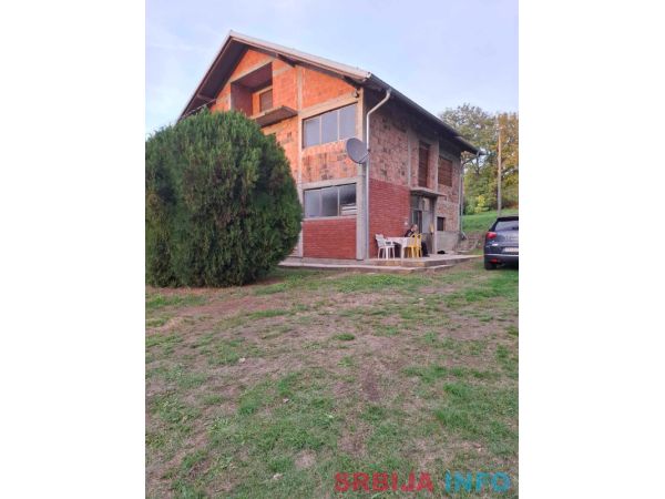 Kuća 240 m2 i poslovni prostor 80 m2 Sopot Beograd