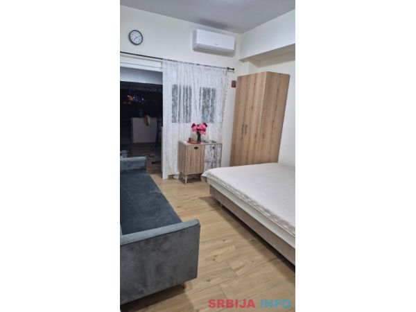 Prodajem apartman u Olimpik Biču