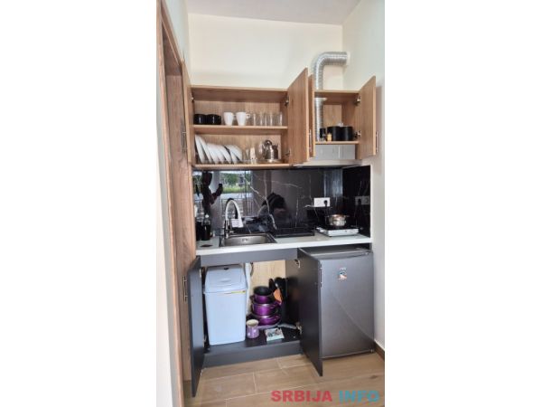 Prodajem apartman u Olimpik Biču