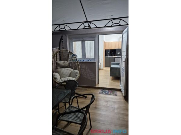 Prodajem apartman u Olimpik Biču