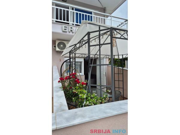 Prodajem apartman u Olimpik Biču