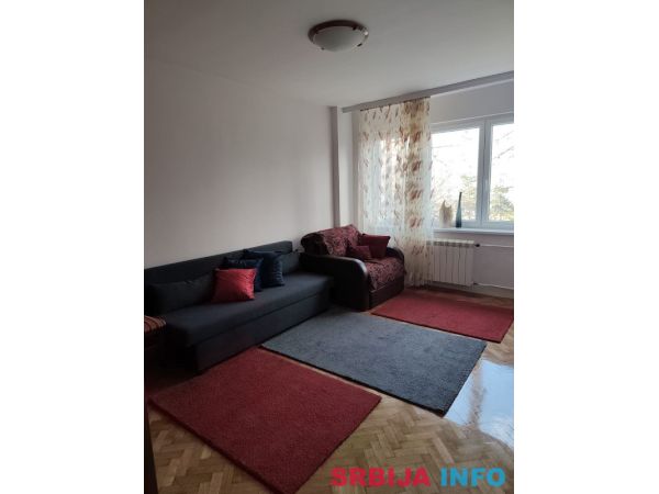 Izdajem dvosoban stan, Novi Beograd, Otona Zupančića 50 m2