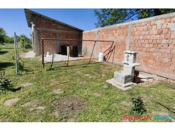 Na prodaju kuća u Bačkom Gračacu 