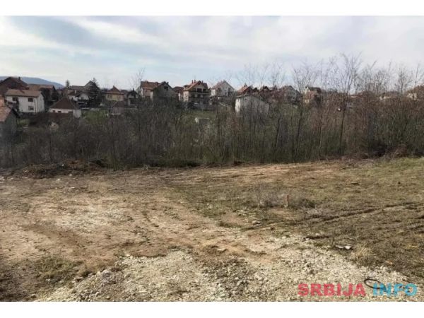 Prodajem plac 8.13 ari