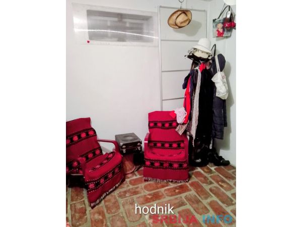 Prodajem kucu u Banatskoj Dubici